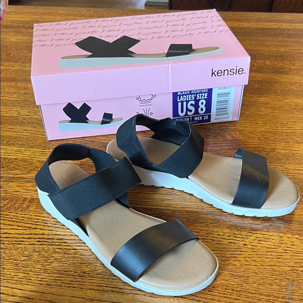 Kensie Everlee Black and white women’s Sandals